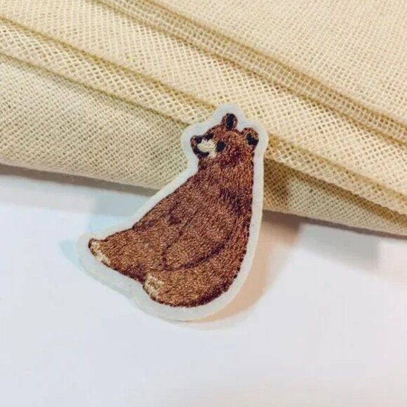 vintage Brown Sitting Bear-Nature-Animal-Iron on‎ Embroidered Patch - Picture 2 of 2